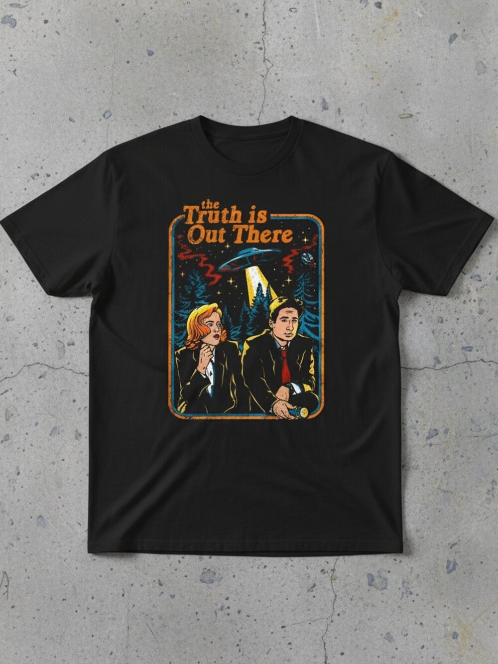 X-Files The Truth Is Out There Mulder Scully Retro Graphic Black T-Shirt
